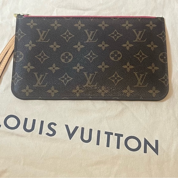 Louis Vuitton Wristlet! - Picture 3 of 8